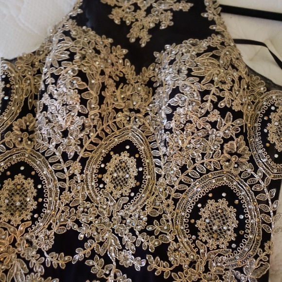 Dress - Picture 2 of 4